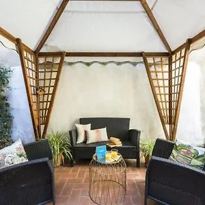 Fontana Di Trevi Luxury Nest Apartment