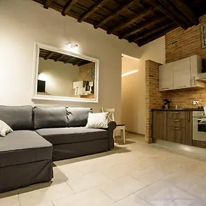 New Navona Elegant Apartment